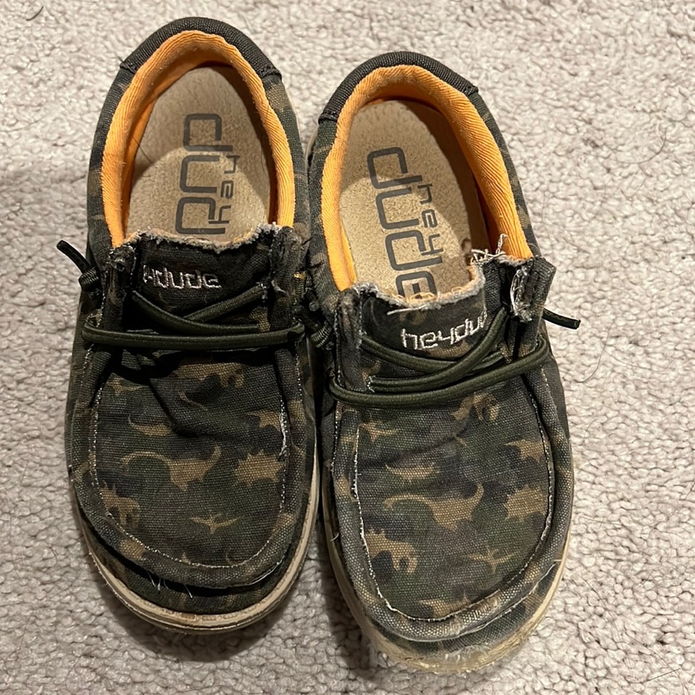 Boys Hey Dudes size 10